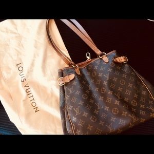 Authentic Louis Vuitton bag w/dust bag